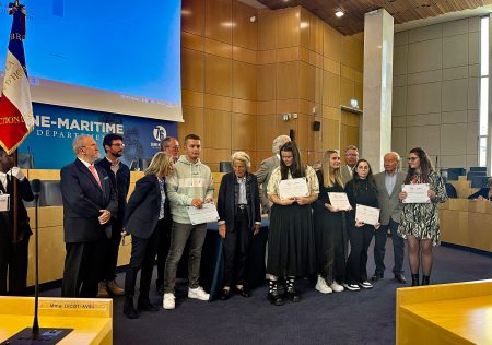 Julie ALEXANDRE-BRIC, une lycéenne récompensée pour son parcours exceptionnel