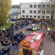 Quand la tôle se tord, les têtes se redressent